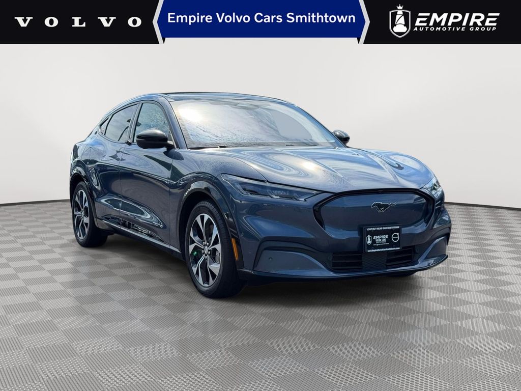 2021 Ford Mustang-Mach-e Premium's photo