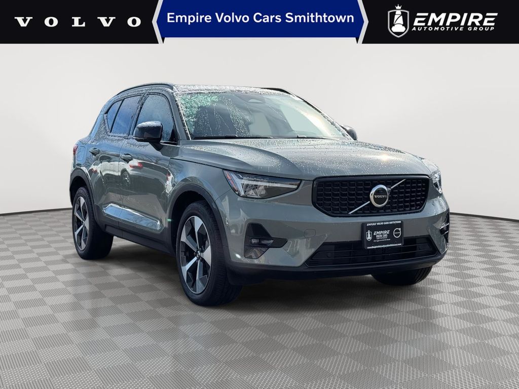 2023 Volvo XC40 Plus