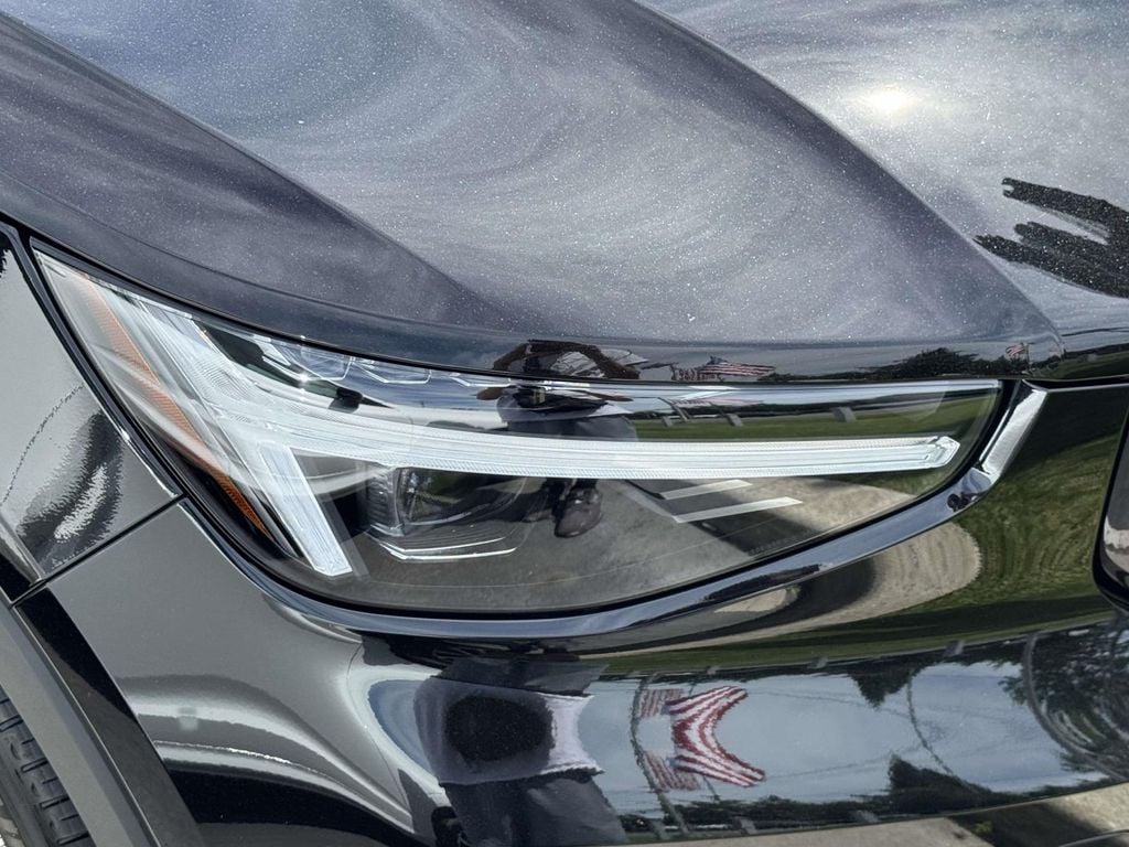 2026 Volvo XC40 Plus - Photo 10