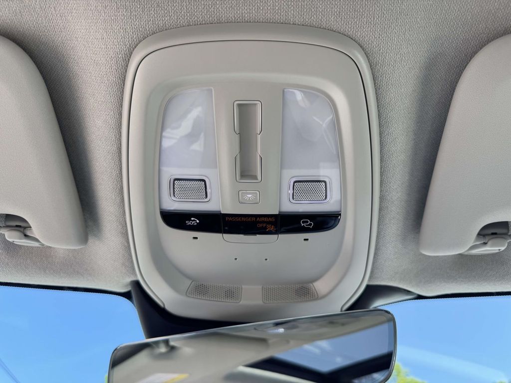 2026 Volvo XC40 Plus - Photo 33