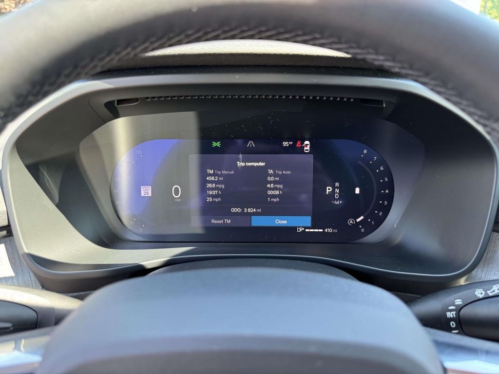 2026 Volvo XC40 Plus - Photo 26