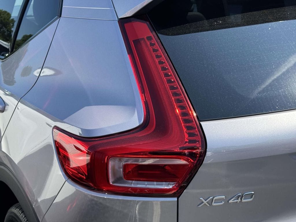 2026 Volvo XC40 Plus - Photo 11