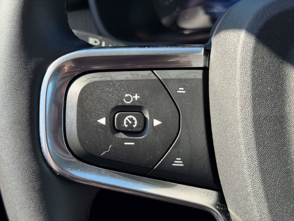 2026 Volvo XC40 Ultra - Photo 18