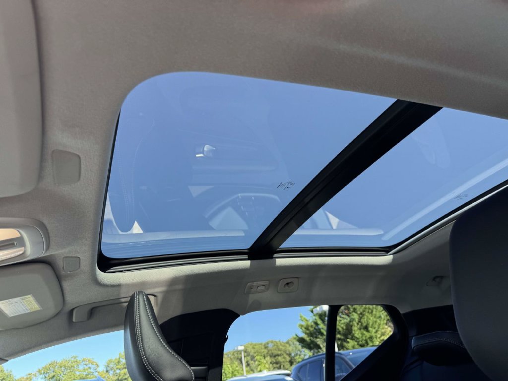 2026 Volvo XC40 Ultra - Photo 17