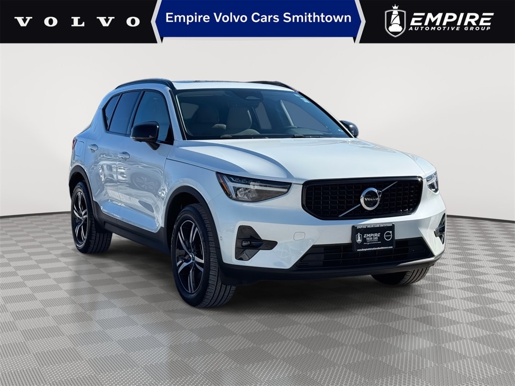 2023 Volvo XC40 SUV 