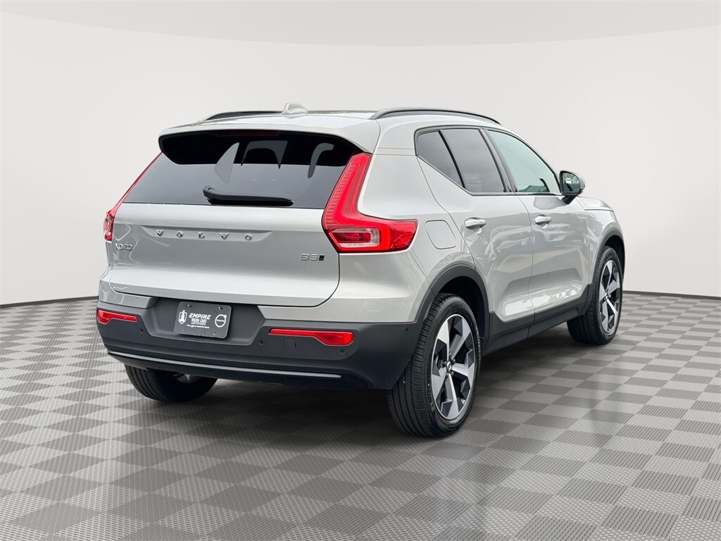 2025 Volvo XC40 Plus photo 4