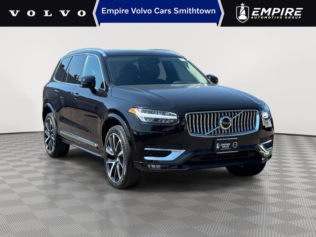 2023 Volvo XC90 B5 Plus 4WD's photo
