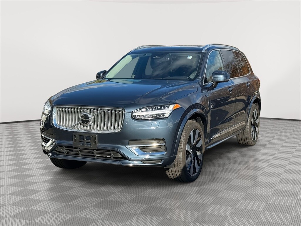 2024 Volvo XC90 T8 Plus photo 2