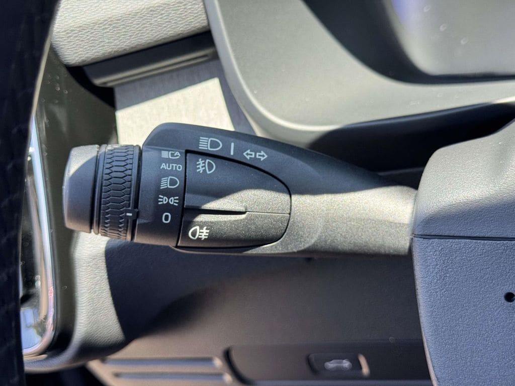 2026 Volvo XC40 Plus - Photo 24