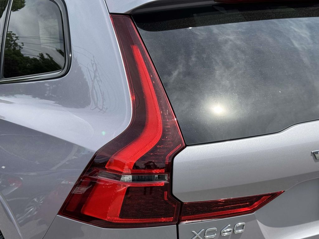 2026 Volvo XC60 Plus - Photo 12
