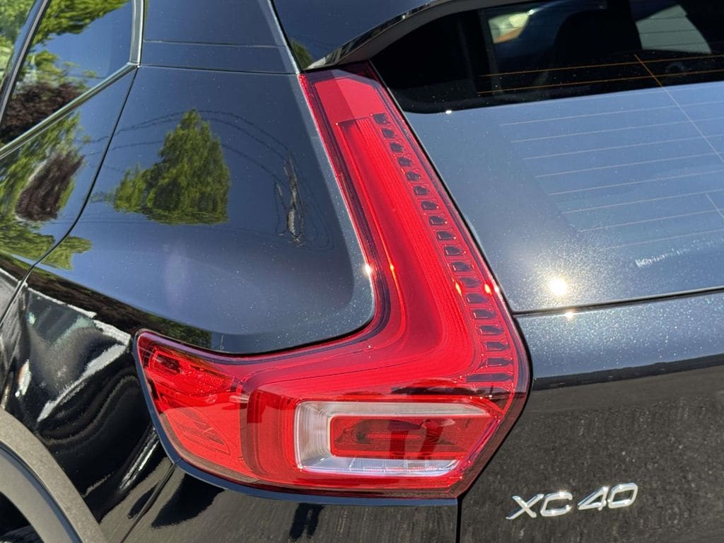 2026 Volvo XC40 Plus - Photo 11