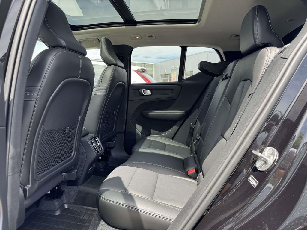 2026 Volvo XC40 Plus - Photo 12