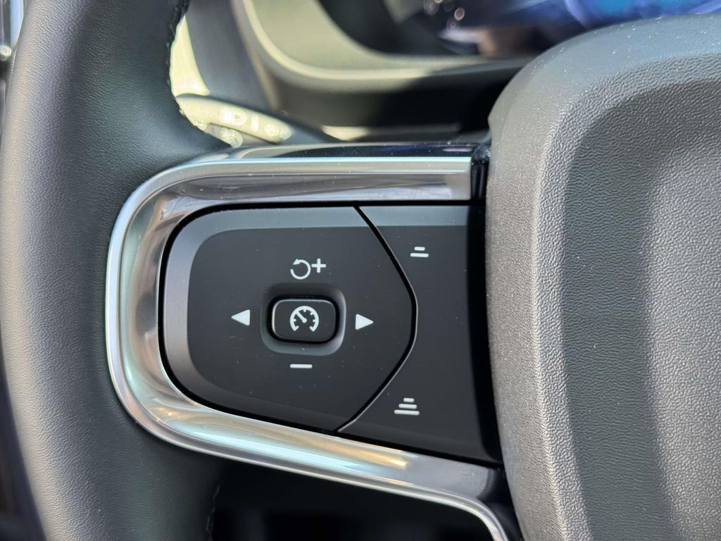 2026 Volvo XC40 Plus - Photo 22