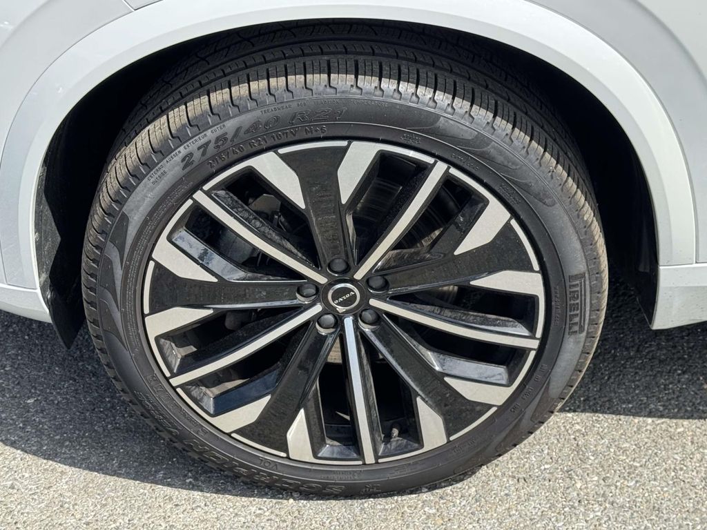 2026 Volvo XC90 Plus - Photo 8