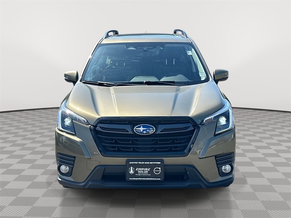 Used 2022 Subaru Forester Limited with VIN JF2SKAPC2NH479363 for sale in Saint James, NY