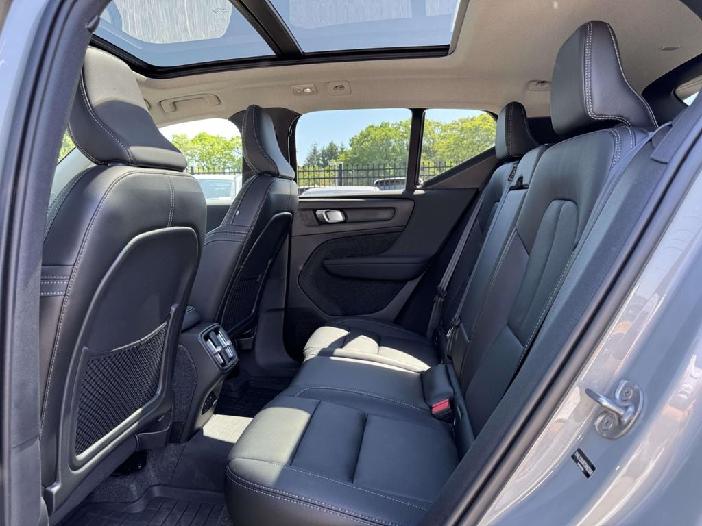 2026 Volvo XC40 Plus - Photo 12