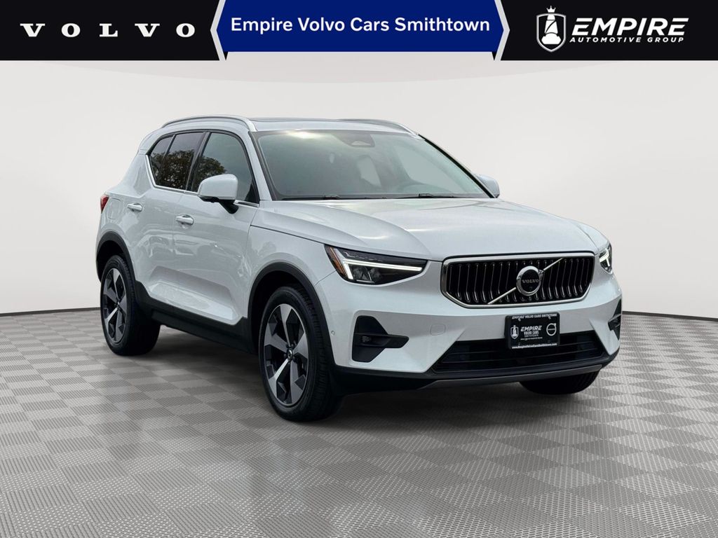 2023 Volvo XC40 B5 Plus Bright AWD's photo