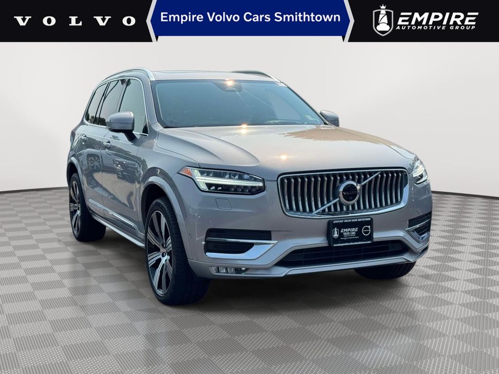 2023 Volvo XC90 SUV 
