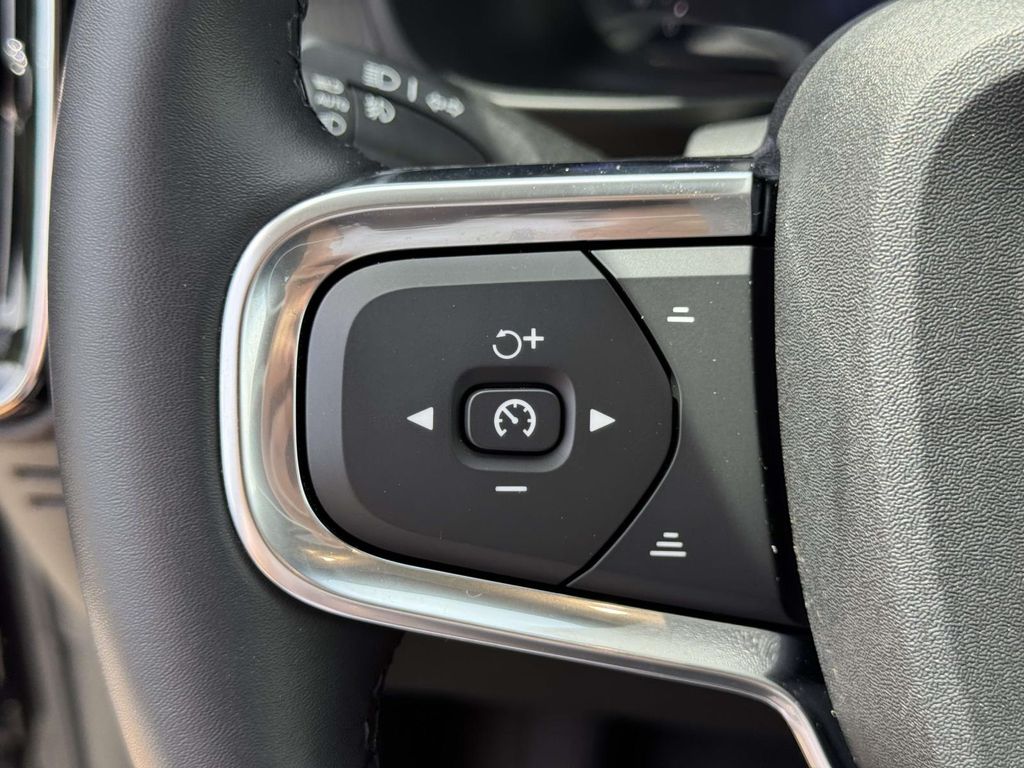 2026 Volvo XC40 Plus - Photo 22