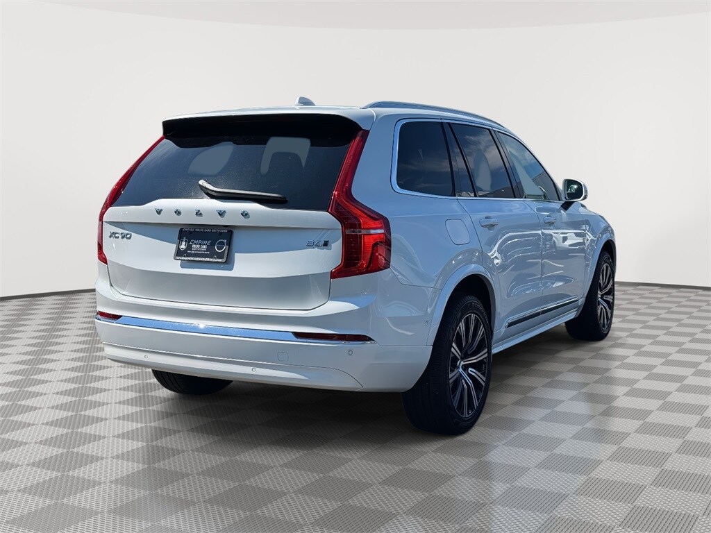 2025 Volvo XC90 Plus photo 2