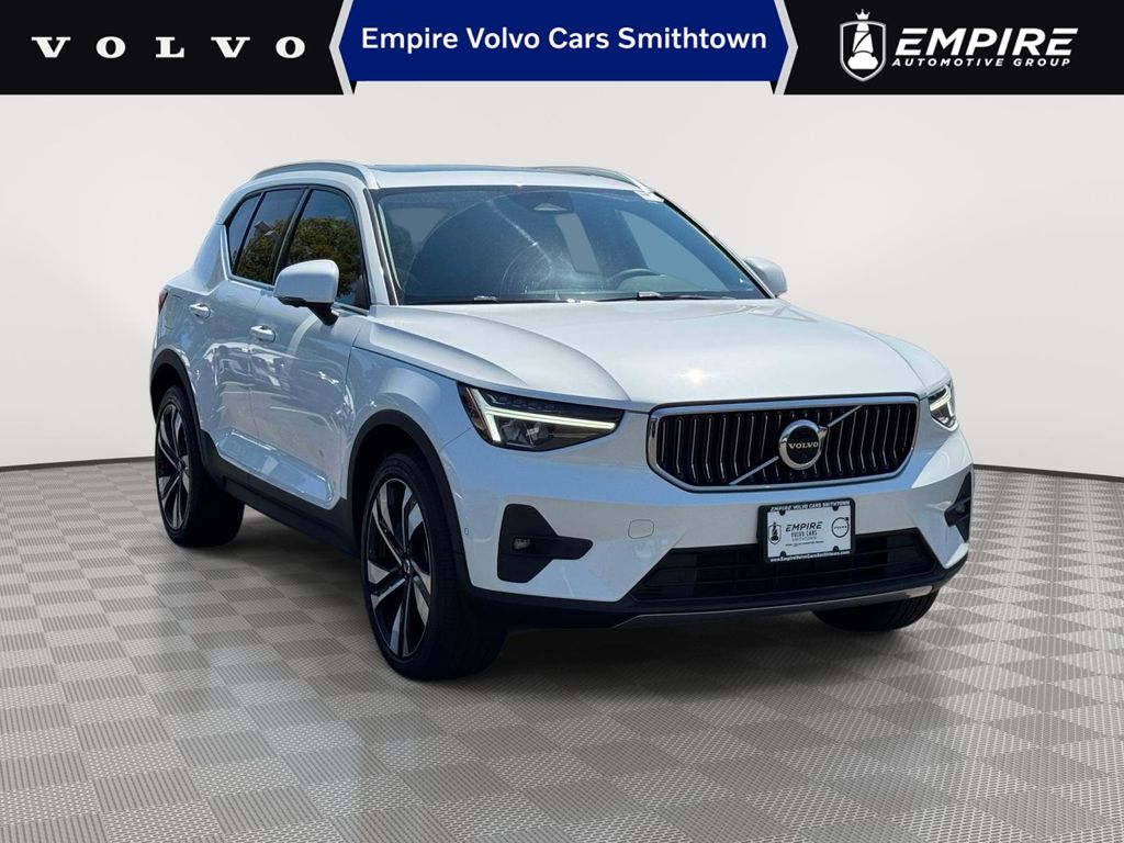 2023 Volvo XC40 B5 Plus Bright AWD's photo