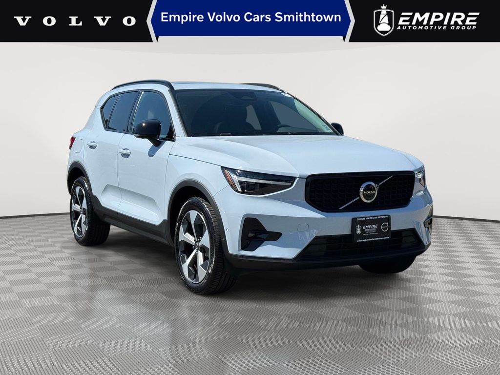 2026 Volvo XC40