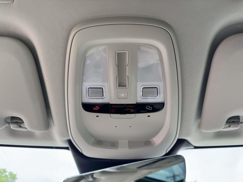 2026 Volvo XC60 Plus - Photo 34