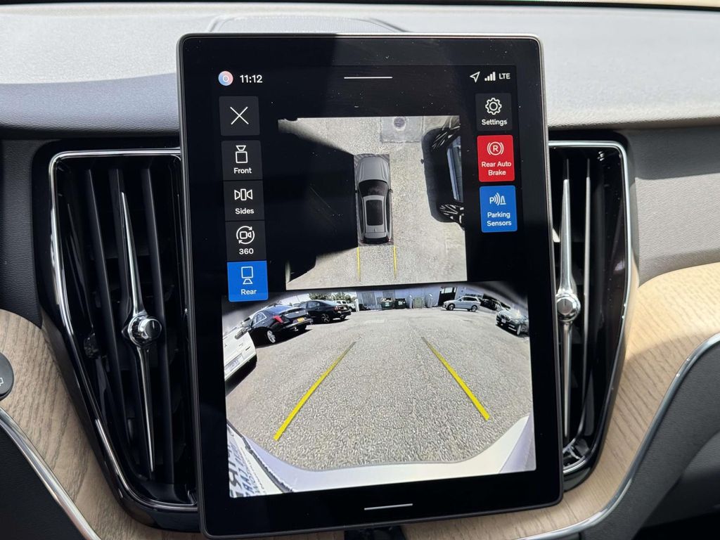 2026 Volvo XC60 Plus - Photo 30