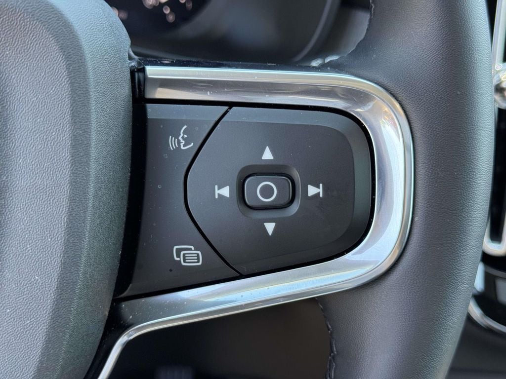 2026 Volvo XC40 Plus - Photo 23