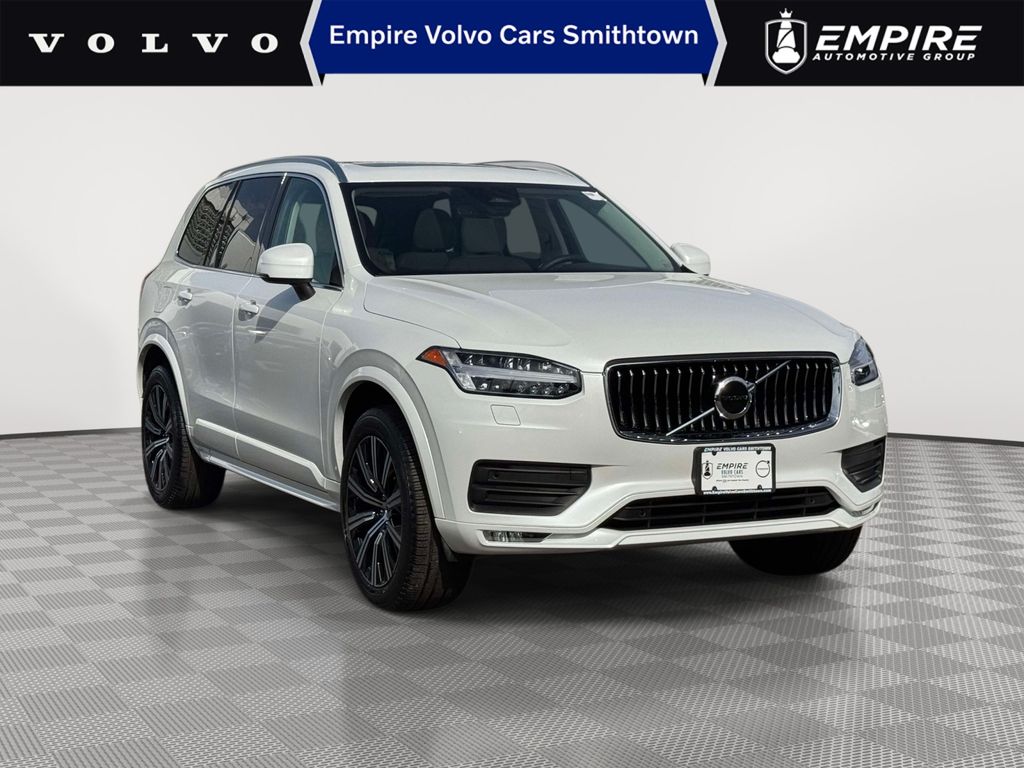 2023 Volvo XC90 B5 Core 4WD's photo