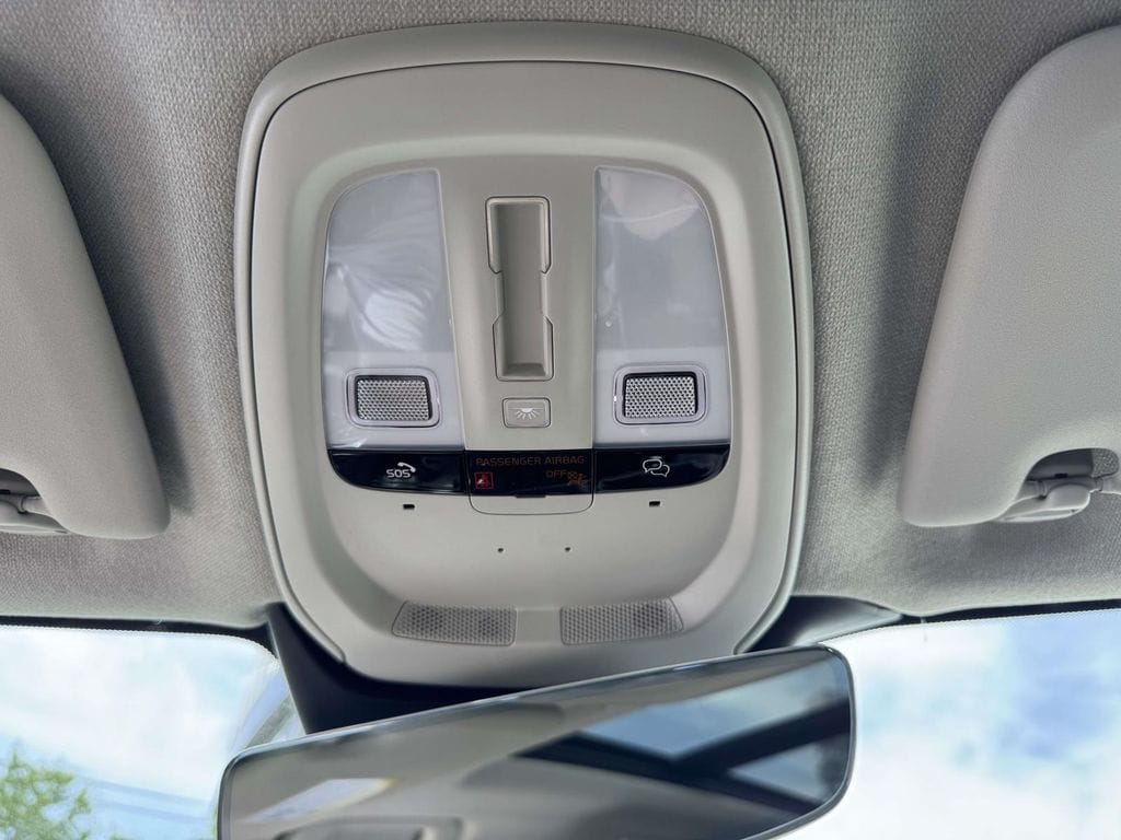 2026 Volvo XC40 Plus - Photo 33