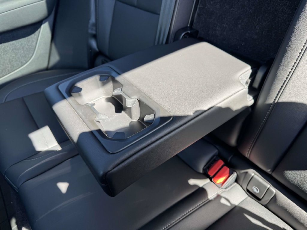 2026 Volvo XC40 Ultra - Photo 10