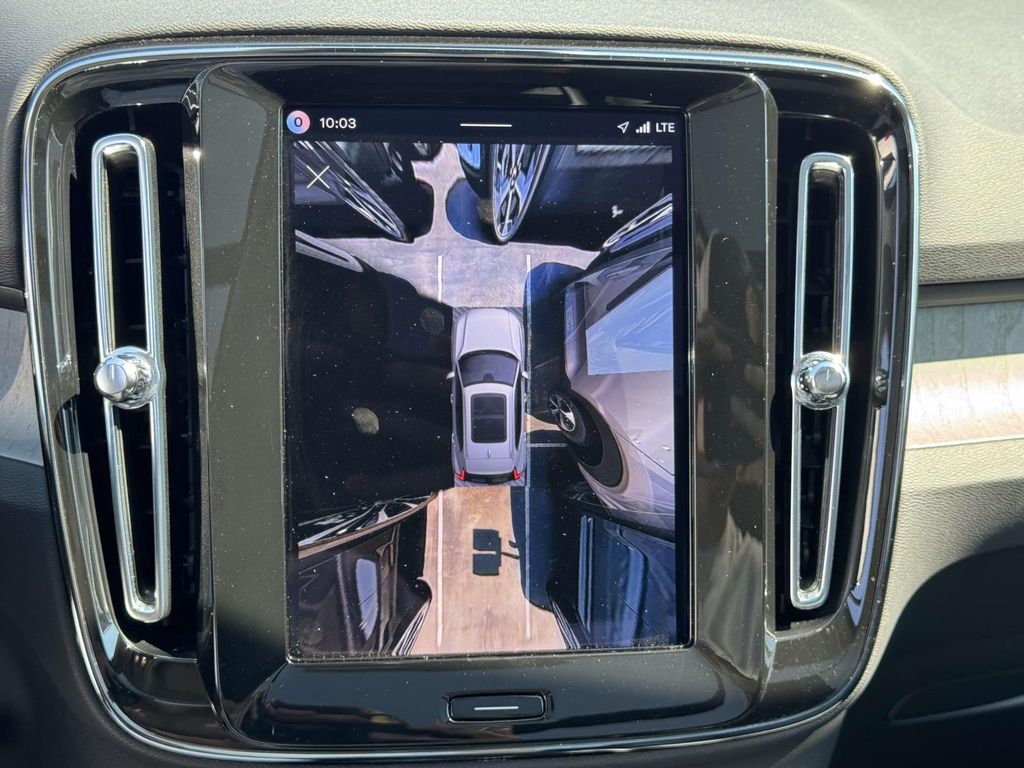 2026 Volvo XC40 Plus - Photo 28