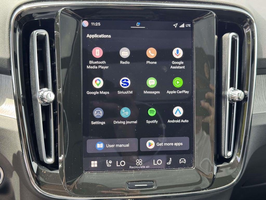 2026 Volvo XC40 Plus - Photo 28