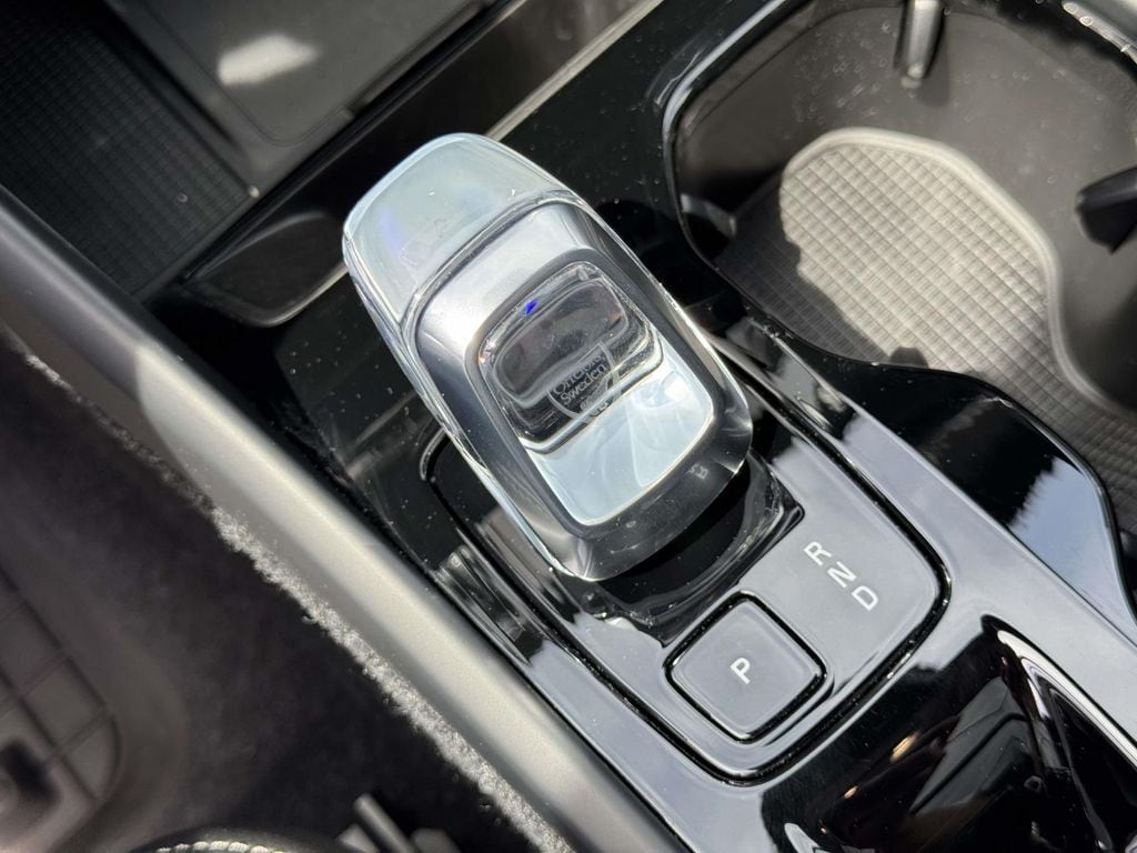 2026 Volvo XC40 Plus - Photo 31