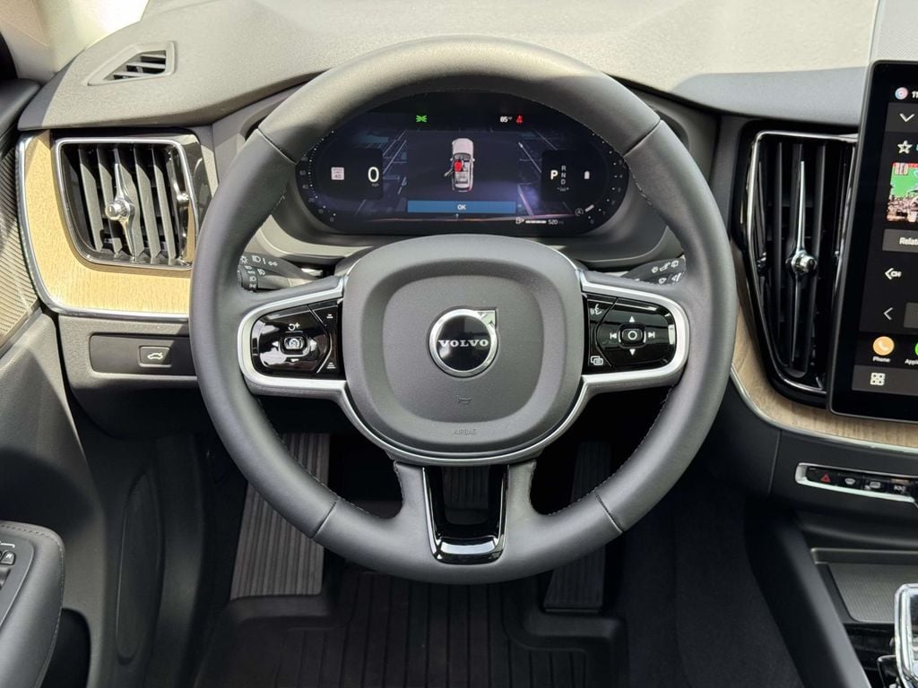2026 Volvo XC60 Plus - Photo 16