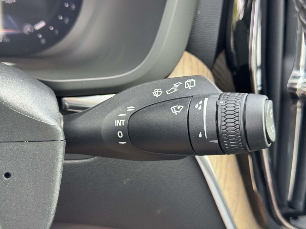 2026 Volvo XC60 Plus - Photo 26