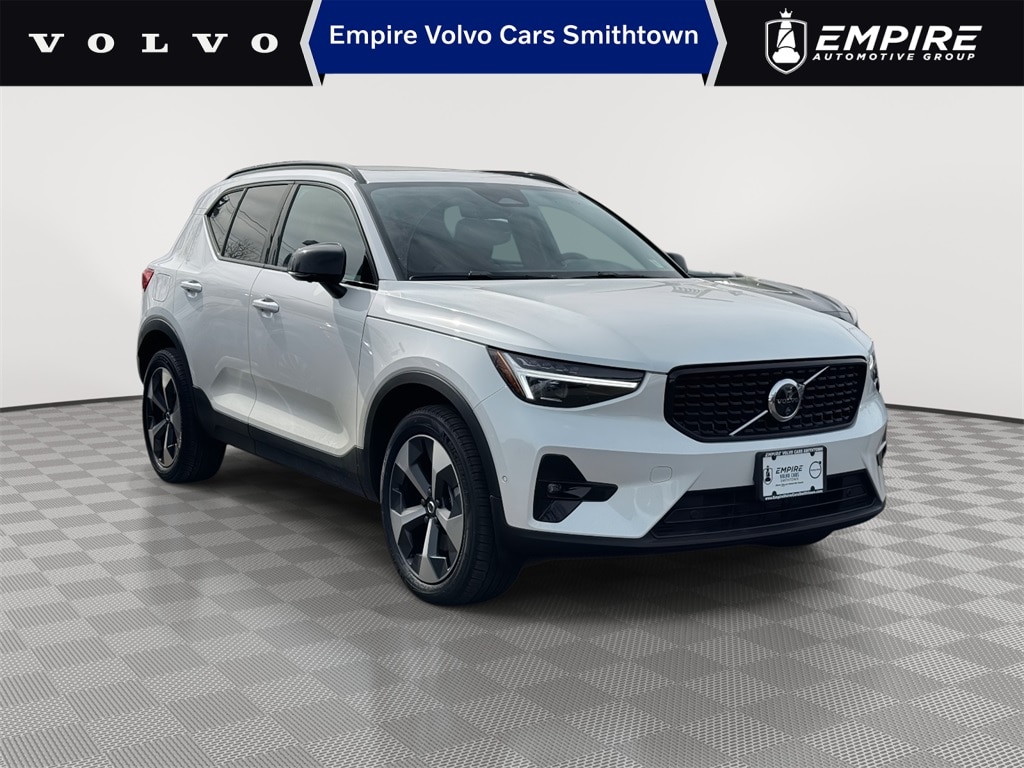2026 Volvo XC40 SUV 
