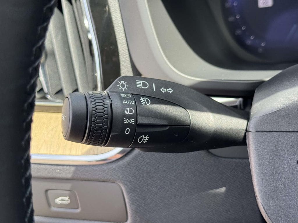 2026 Volvo XC60 Plus - Photo 25