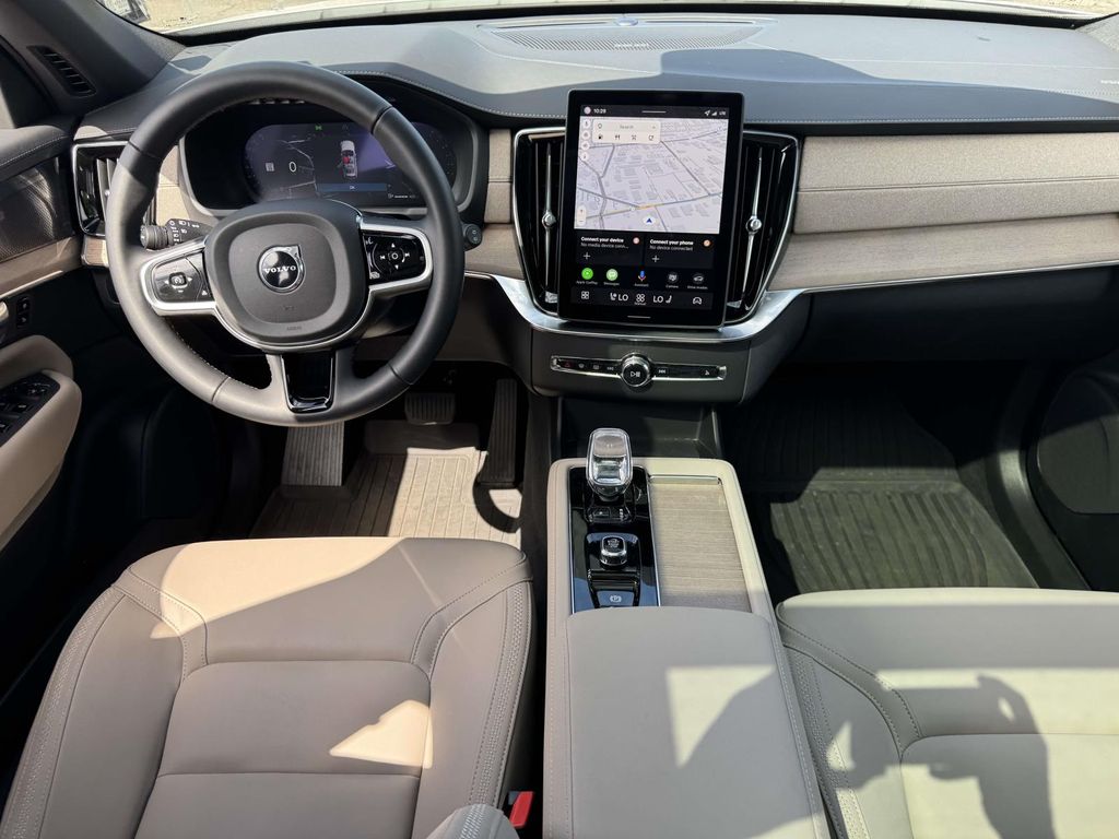 2026 Volvo XC90 Plus - Photo 14