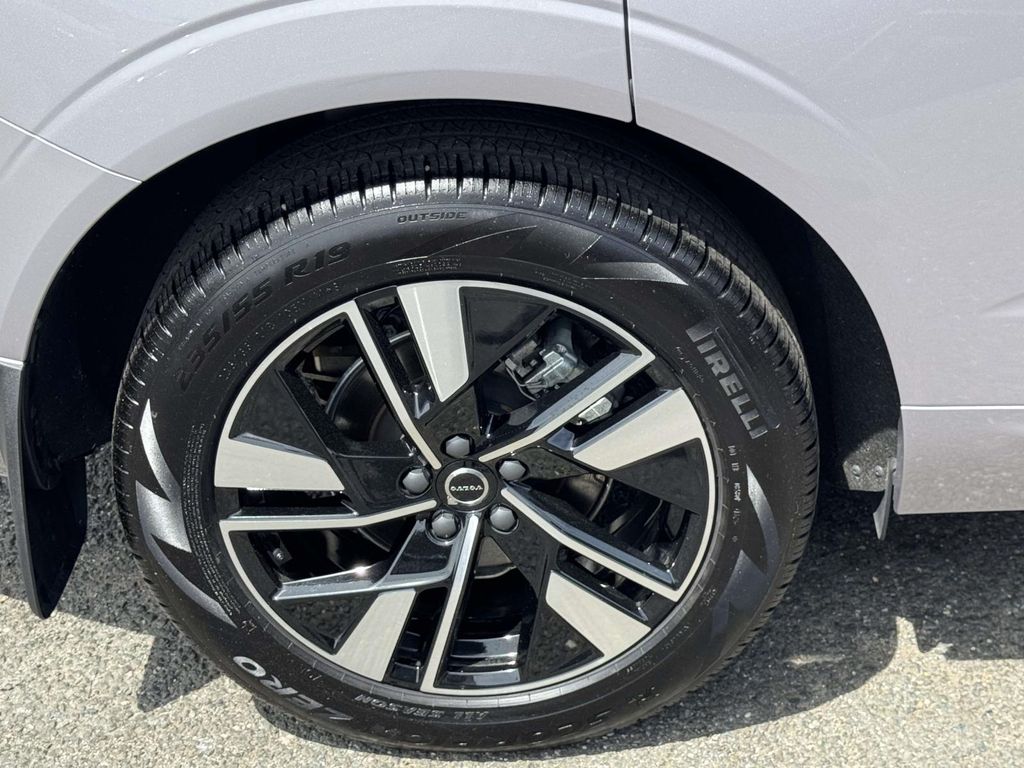 2026 Volvo XC60 Plus - Photo 7