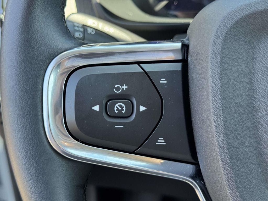 2026 Volvo XC40 Plus - Photo 22