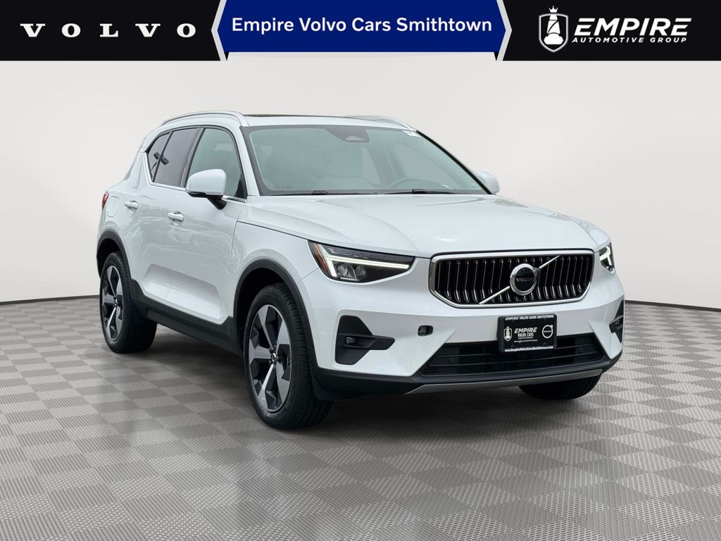 2023 Volvo XC40 B5 Plus Bright AWD's photo