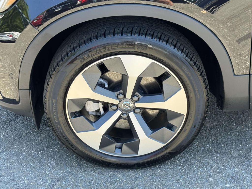 2026 Volvo XC40 Plus - Photo 8