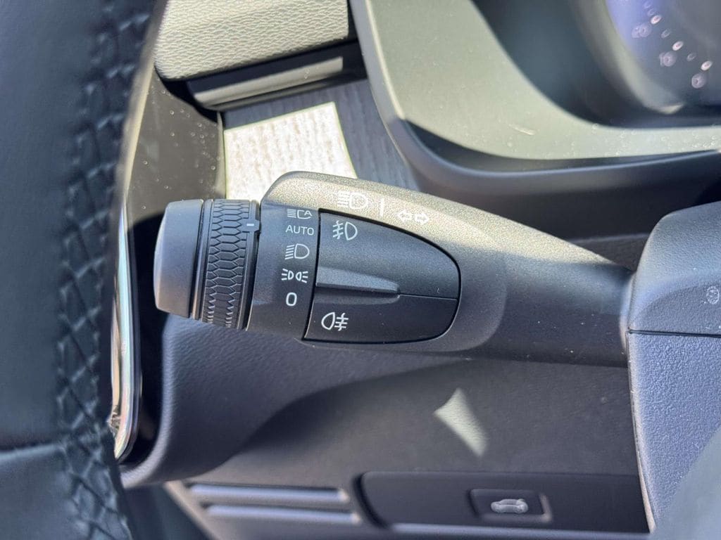 2026 Volvo XC40 Plus - Photo 24