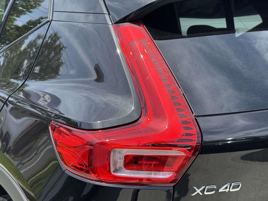 2026 Volvo XC40 Plus - Photo 11