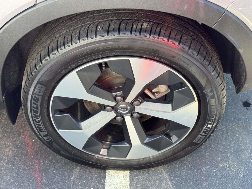 2026 Volvo XC40 Plus - Photo 7