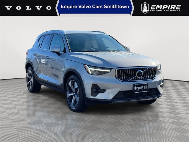 2023 Volvo XC40 B5 AWD Plus Bright SUV