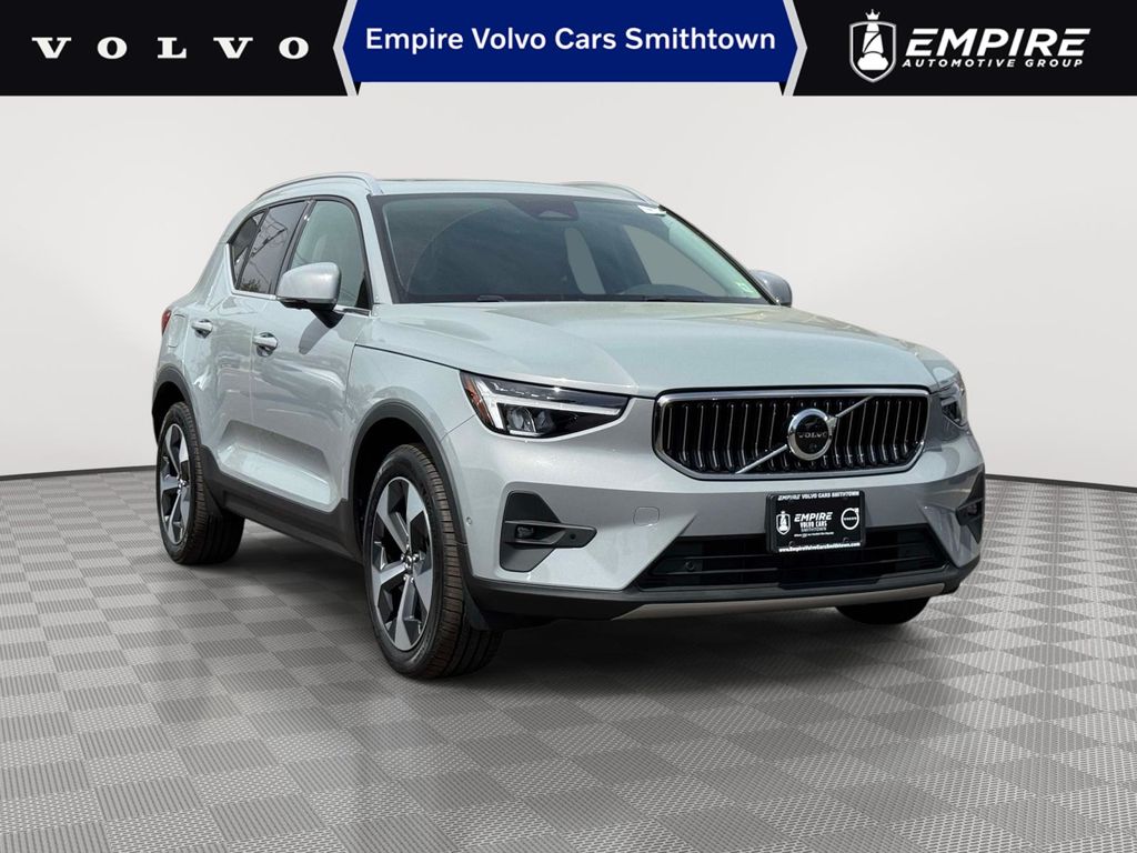 2025 Volvo XC40 B5 Plus Bright AWD's photo