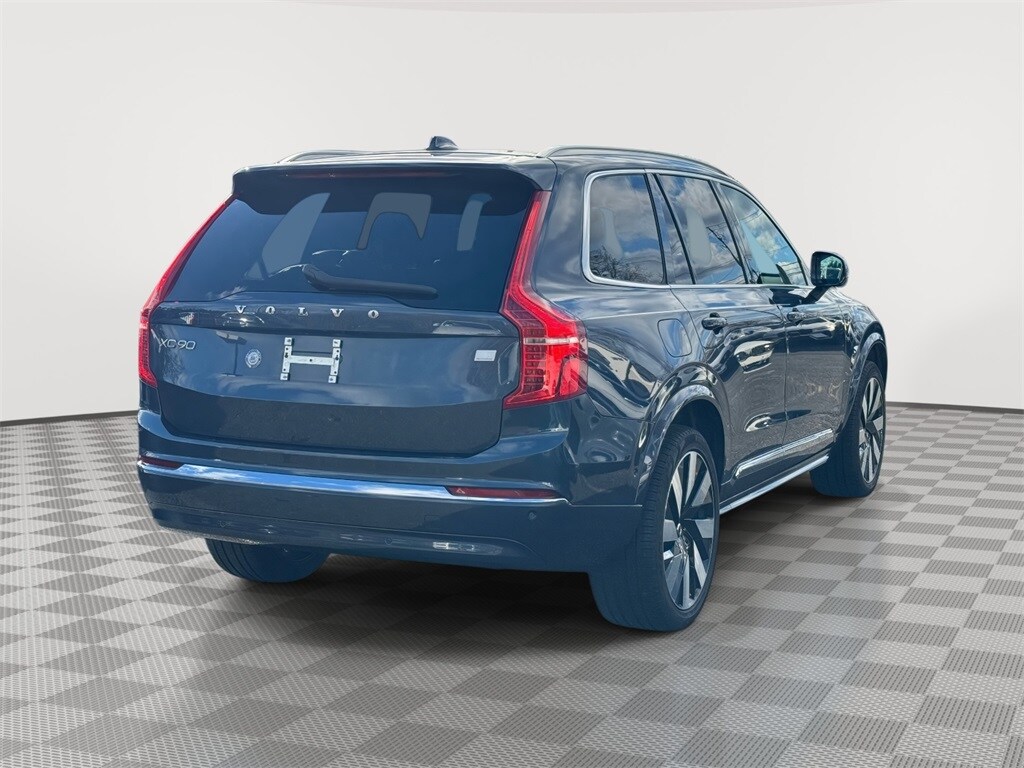 2024 Volvo XC90 T8 Plus photo 3